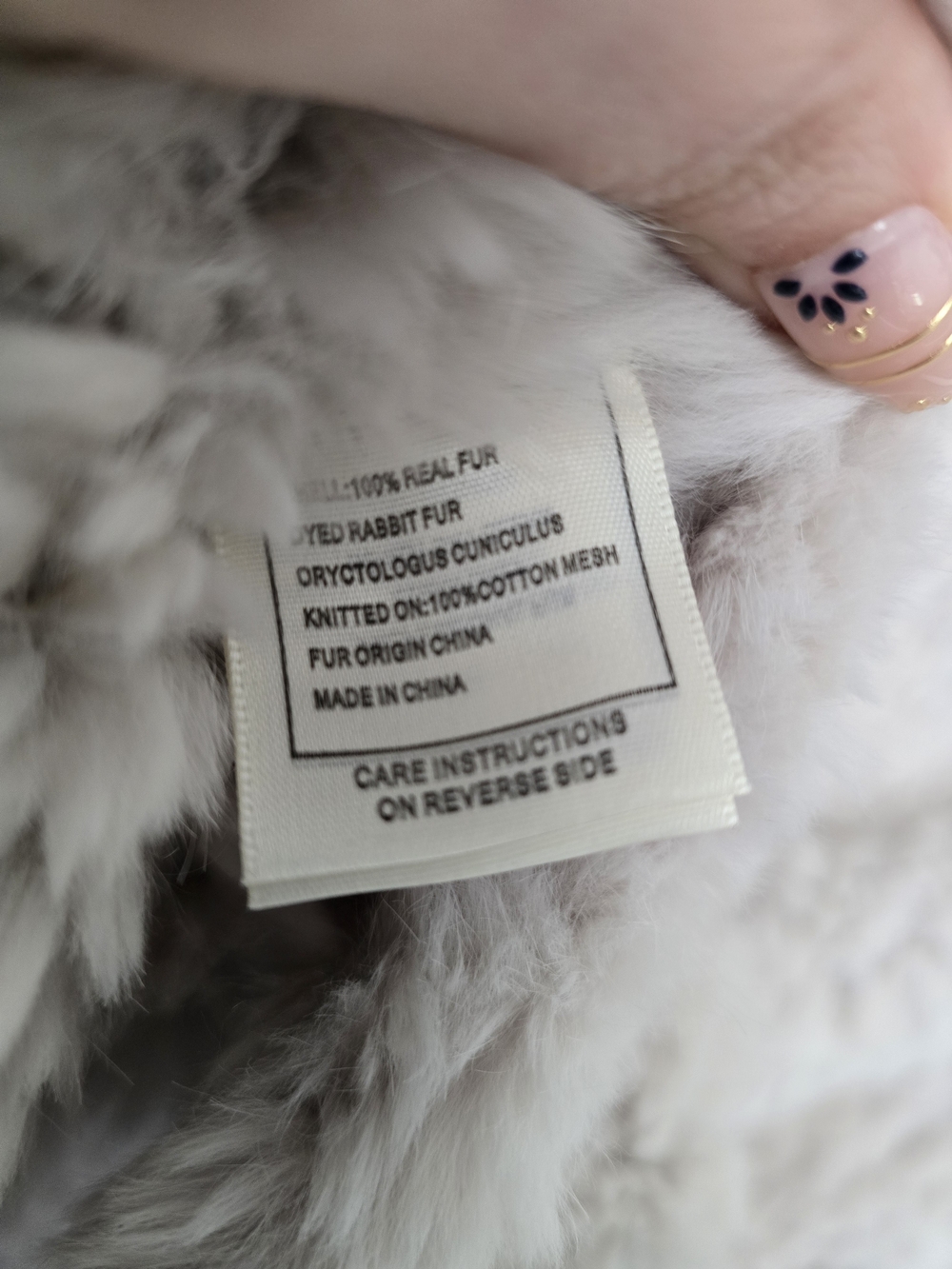 June Rabbit Fur Vest - Picture 9 of 11